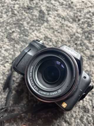 Cámara Panasonic Lumix DMC FZ45 + Accesorios