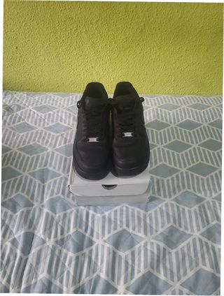 Nike Air Force 1 Low '07 Negras Talla 42.5