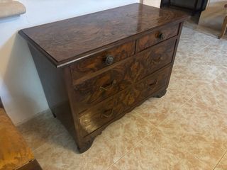 Cajonera antigua de madera