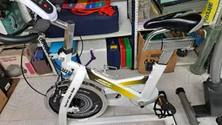 Bicicleta Spinning BH Fitness