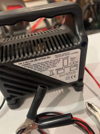 Cargador Batería Coche 12V ProUser