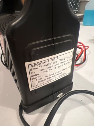 Cargador Batería Coche 12V ProUser