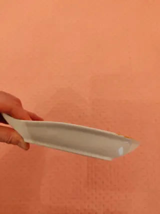 Foglia in porcellana dipinta a mano scuotatasche