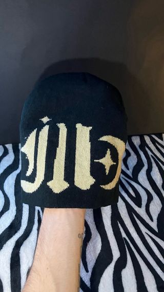 Gorro Beanie Y2K Negro Luna Estrella