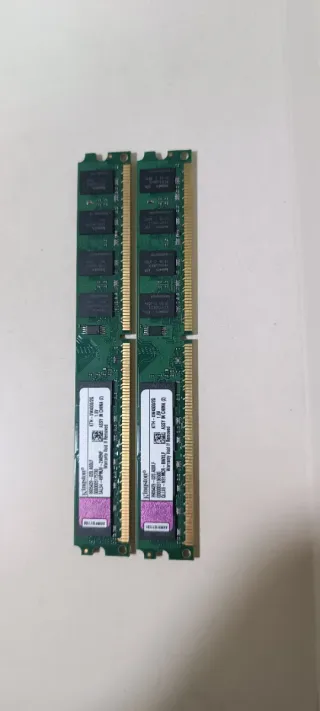 2x Kingston DDR3 2GB PC3-10600U