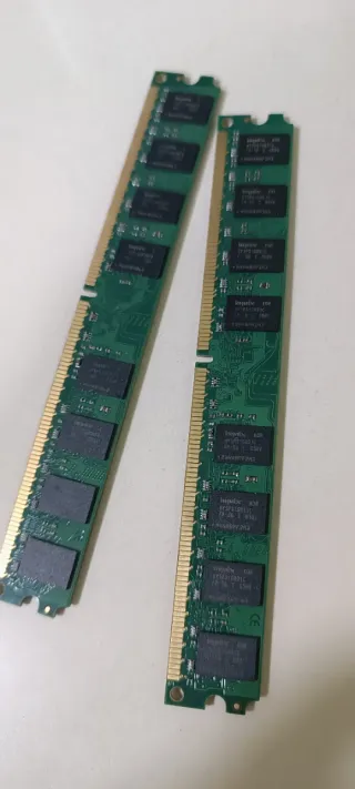 2x Kingston DDR3 2GB PC3-10600U