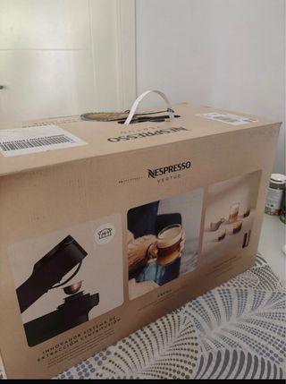 Cafetera Nespresso Vertuo + Aeroccino