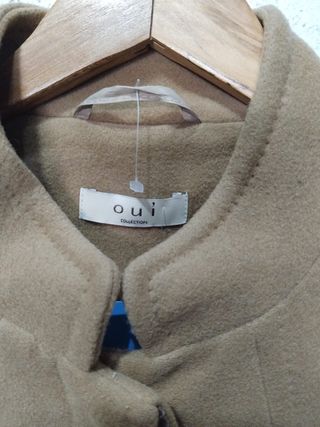 Elegante abrigo Oui camel