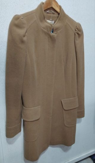 Elegante abrigo Oui camel