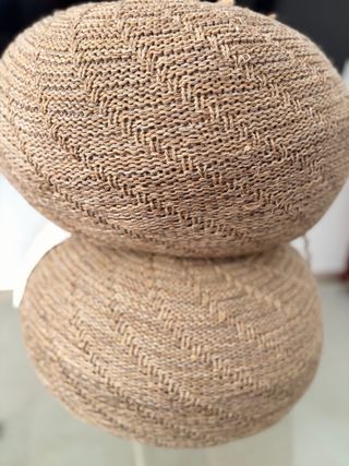 2 Puff redondos tejido beige Ikea