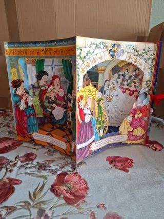 Libro carrusel Cenicienta