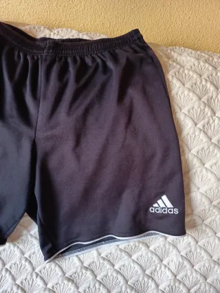 Pantalón corto Adidas negro