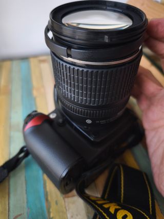 Nikon D90 + Objetivo 18-105mm VR <50K disparos