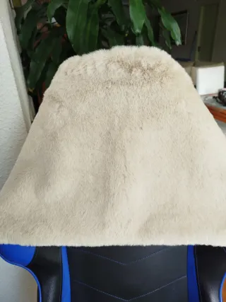 Chal beige de pelo sintético