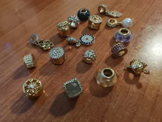 Charms pulsera tipo Pandora dorados