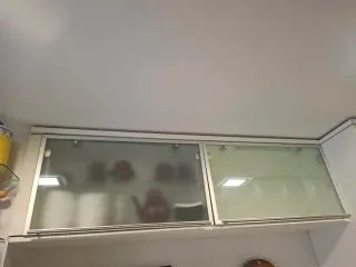 Muebles bajos cocina blancos,columna y vitrinas co