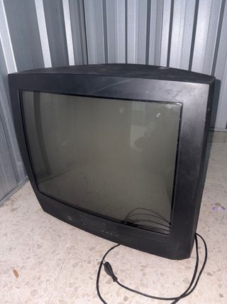 Televisor antiguo de tubo