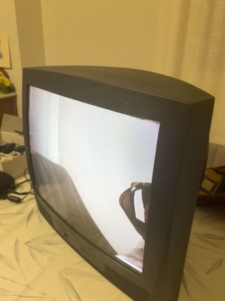 Televisor antiguo de tubo