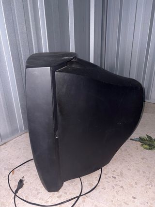 Televisor antiguo de tubo