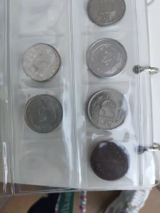 Hoja de monedas de varios países