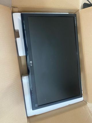 2 Monitores LG y 1 Paskart se an usado 2 horas