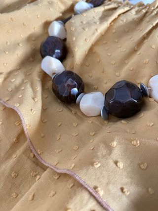 Blusa hombros descubiertos mostaza plumeti