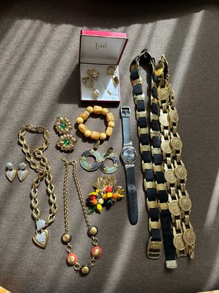 Lote bisuteria Antiguas Oro y Multicolor