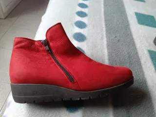 Botines rojos talla 41
