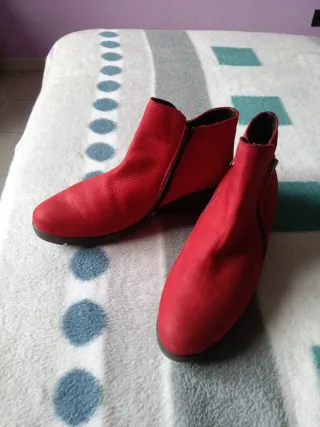 Botines rojos talla 41