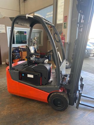 Carretilla elevadora eléctrica 1800 kg