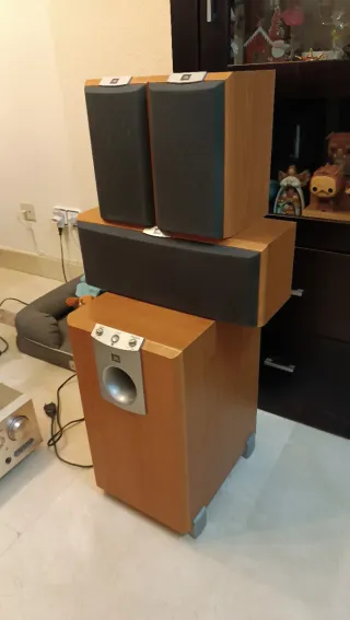 Amplificador Home Cinema Onkyo TX-SR601E + JBL