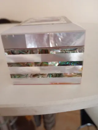 Caja joyero nacar y abulón tallado