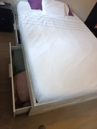 Cama con 4 cajones, somier y colchón