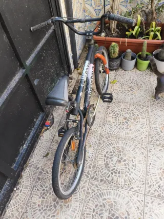 Bicicleta BMX Bomber