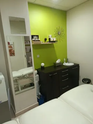 TRASPASO CENTRO DE ESTÉTICA TOTALMENTE EQUIPADO