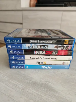 PS4 Negra 500GB + 2 Mandos
