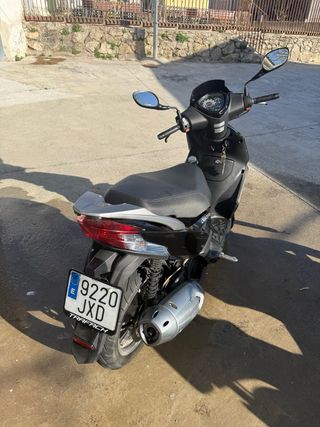 Kymco Agility City 125cc Scooter