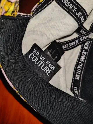 Gorra Versace Jeans Couture Rosa y Dorada