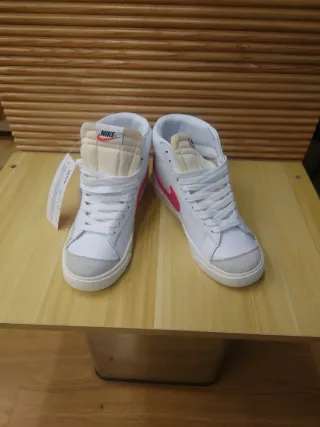 Zapatillas Nike Blazer Mid '77 Blancas Rosas