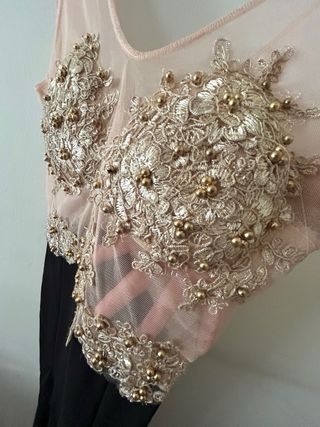 Vestido largo encaje y pedrería