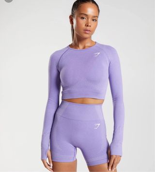 TALLAS : S, M, L.  Crop top deportivo