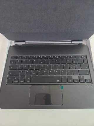Magic Keyboard compatibile con ipad con trackpad