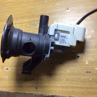 Motor y bomba lavadora whirpool awe 70122