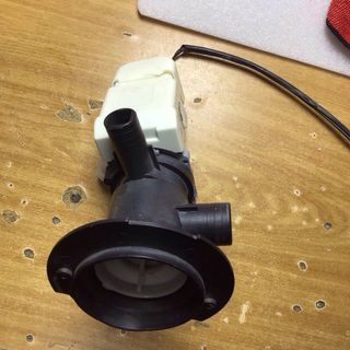 Motor y bomba lavadora whirpool awe 70122