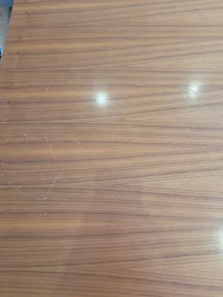 Mesa de comedor de madera 140x90 fondo x 77 alto.