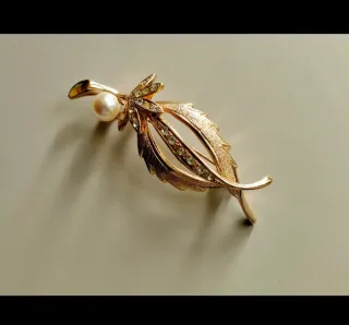 Broche vintage hoja con perla y cristales