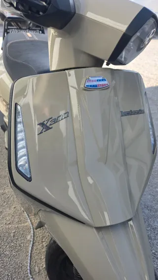 Lambretta X300 SR Beige
