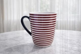 Taza Hema Rayas Burdeos Rosa Cerámica