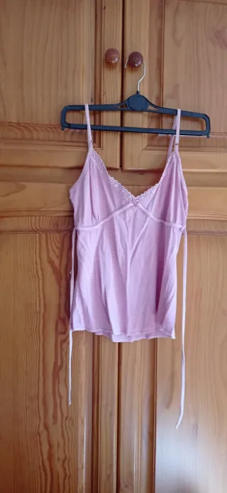 Chaqueta y falda marrón, regalo top color rosa pal