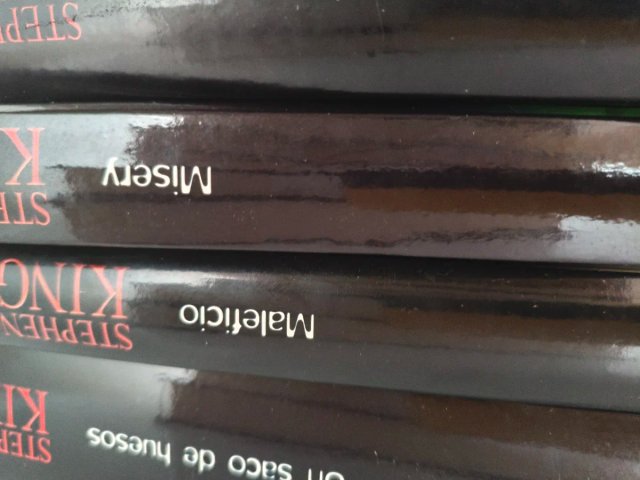 5 libros de Stephen King y 2 POE.